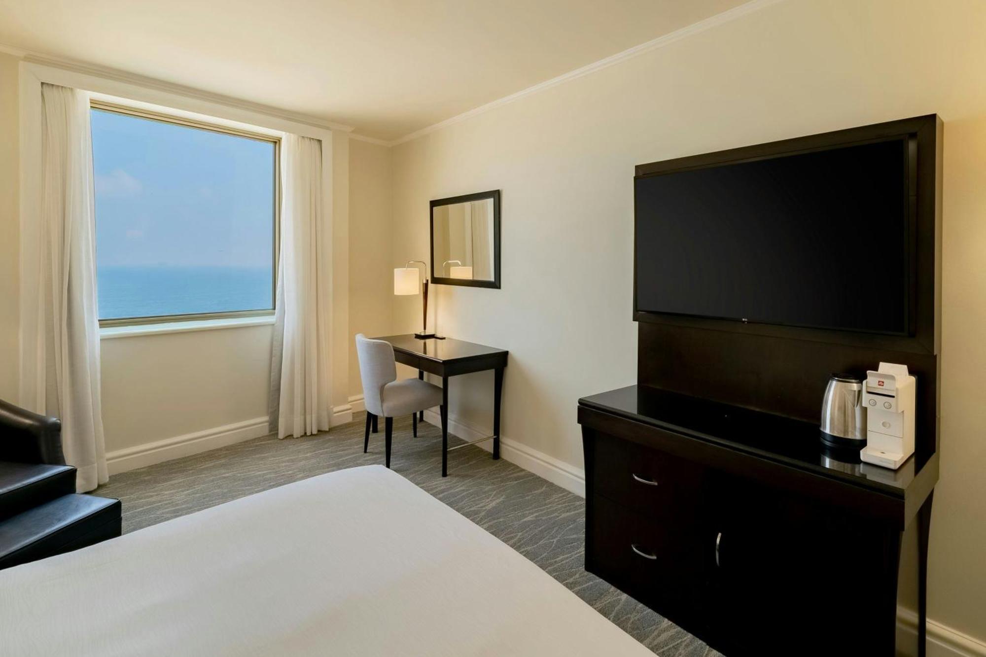 Deluxe Guest room 1 King Ocean view
