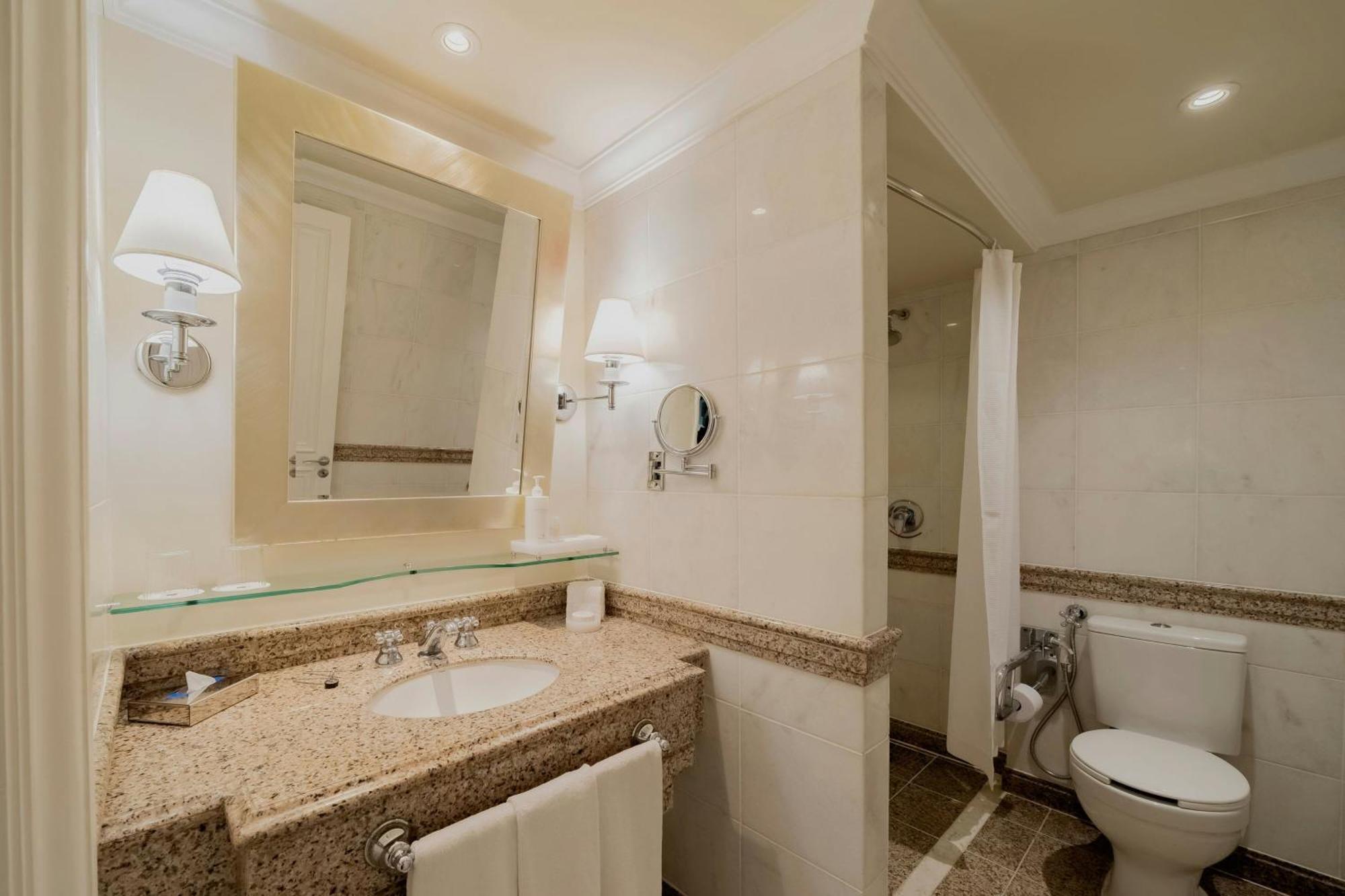 Deluxe Guest room 1 King